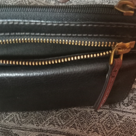 Ladies FOSSIL Logan Flap Clutch - Picture 2 of 11